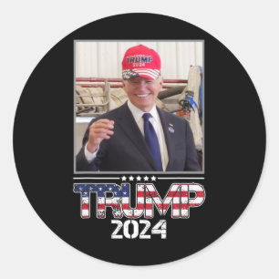 Pegatina Redonda Joe Biden Con Una Elección Gorra Trump 2024 Divert