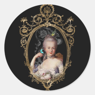 Pegatina Redonda Joven Marie Antoinette sobre sobre negro