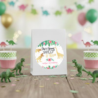 Jóvenes silvestres y tres Chicas de dinosaurios Te