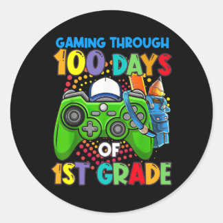 Pegatina Redonda Jugando a través de 100 días de chicos de videojue