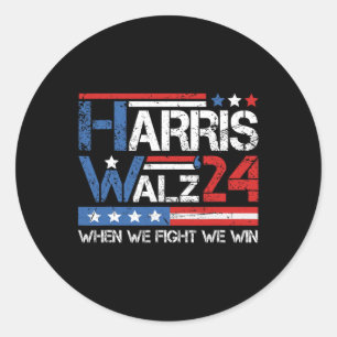 Pegatina Redonda Kamala Harris Tim Waltz 2024 Cuando Peleamos Ganam