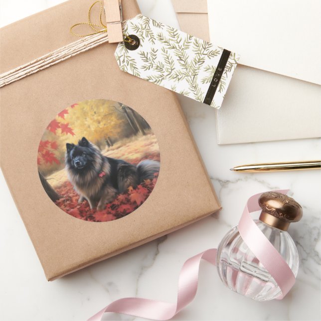 Pegatina Redonda Keeshond en otoño se inspira en las hojas de otoño (Regalar)