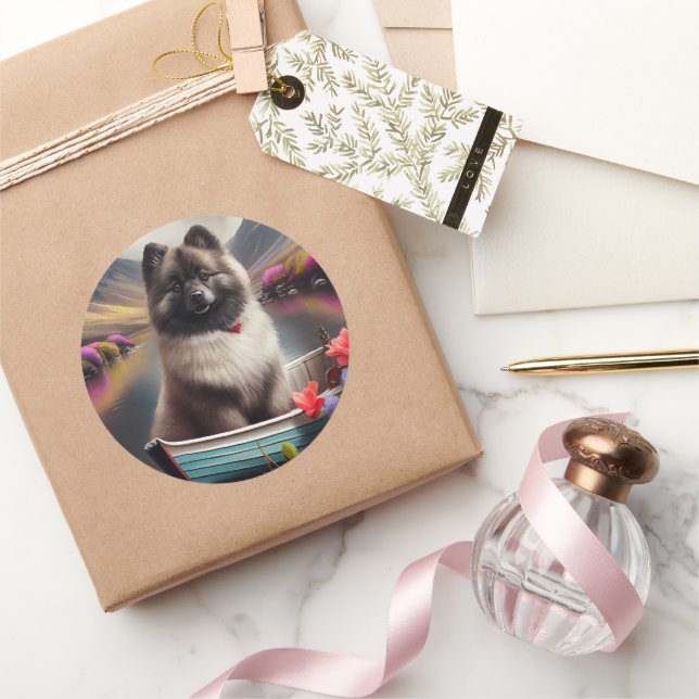 Pegatina Redonda Keeshond sobre un remo: una aventura escénica (Regalar)