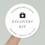 Pegatina Redonda Kit de recuperación de resaca de mano de Boda mode<br><div class="desc">Pegatinas del kit de recuperación de resaca para Bodas modernos | kit de supervivencia</div>