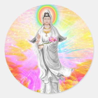 Pegatina Redonda Kwan Yin La diosa de la compasión con el rosa