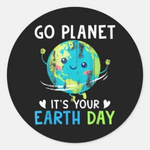Pegatina Redonda La camiseta del Día de la Tierra se va al planeta 