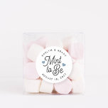 Pegatina Redonda La Casa de la Moneda será un Favor de Boda Persona<br><div class="desc">Minty fresco pegatinas de favores matrimoniales presentan "menta para ser" en suave escritura negra acentuada con polvorientos corazones azules. Personalice su nombre y fecha de boda.</div>