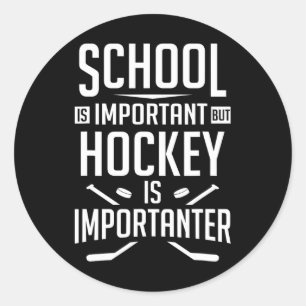 Pegatina Redonda La escuela de hockey divertida es importante, pero