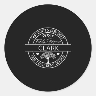 Pegatina Redonda La familia Clark reúne nuestras raíces corren a lo