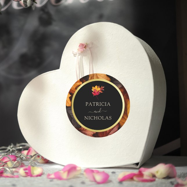 Pegatina Redonda La magia negra se encuentra con el Boda del otoño  (Subido por el creador)