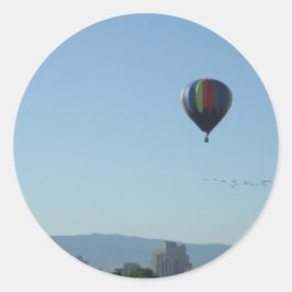 Pegatina Redonda La pacífica escena de Reno