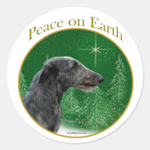 Pegatina Redonda La paz de Deerhound en Escocia