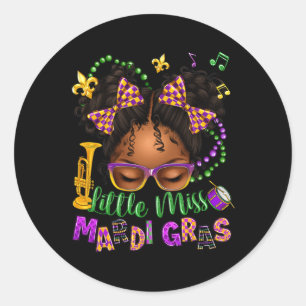 Pegatina Redonda La pequeña Miss Mardi Gras Afro Messy Bun Chicas N