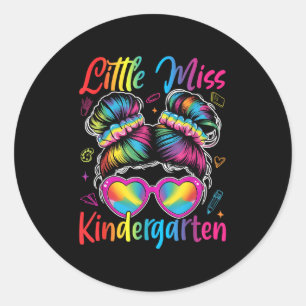Pegatina Redonda La pequeña señorita Kindergarten desordenada vuelv