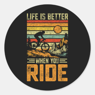 Pegatina Redonda La vida es mejor cuando montas una Retro Mtb diver