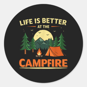 Pegatina Redonda La vida es mejor en el campamento de senderismo
