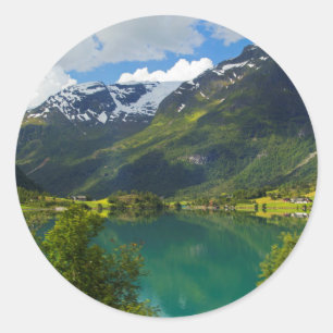 Pegatina Redonda Lago Floen pintoresco, Noruega