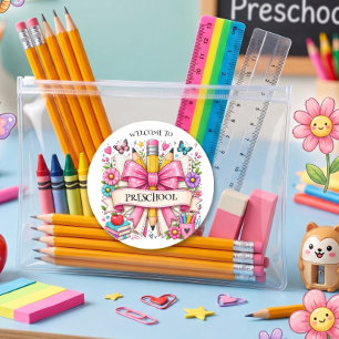 Pegatina Redonda Lápiz Retro de Bienvenida a Preescolar