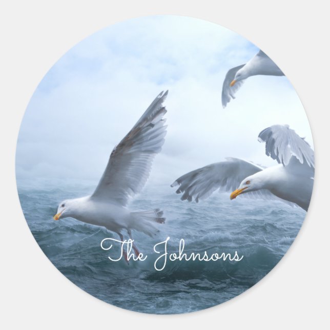 Pegatina Redonda Las gaviotas vuelan sobre el mar (Anverso)