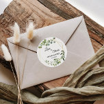 Pegatina Redonda Las hojas verdes tropicales amor y agradecimiento<br><div class="desc">Este verde tropical deja el amor y gracias boda pegatina redondo clásico es perfecto para un simple boda. El diseño está decorado con hermosas hojas verdes pintadas a mano,  adornando un marco geométrico dorado.</div>