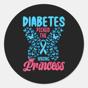 Pegatina Redonda Las mujeres con diabetes cogieron el cuello V de l