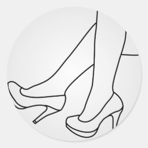 Pegatina Redonda las piernas de una mujer con tacones altos