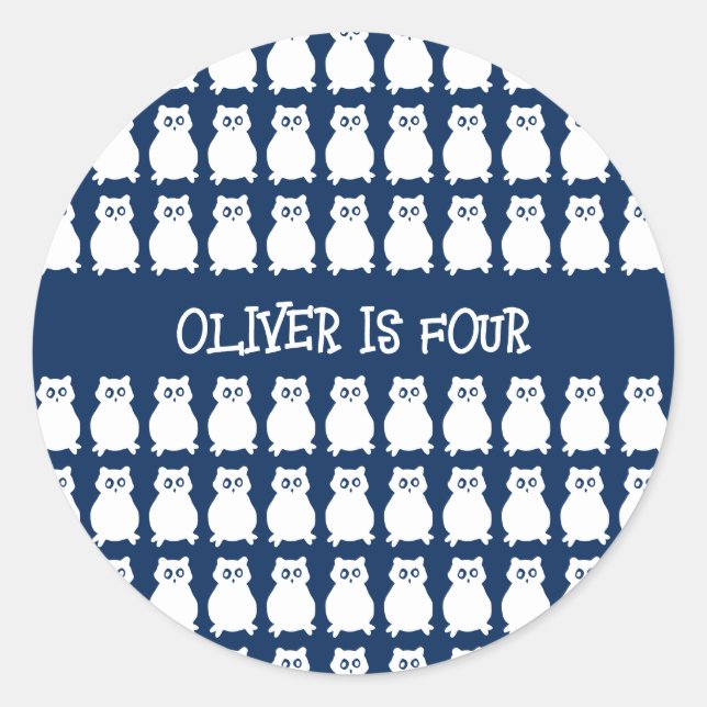 Pegatina Redonda Lechuza de cumpleaños de cuatro años (Anverso)