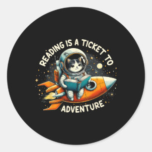 Pegatina Redonda Leer Es Un Gato Astronauta De Ticket Para Aventura