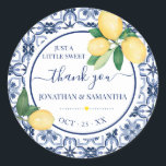Pegatina Redonda Lemons Mediterráneo Bridal Shower Gracias<br><div class="desc">Añadir una redacción al diseño. Para cambios adicionales (color de fuente, estilo de fuente, eliminar o mover elementos, cambiar otra redacción), haga clic en personalizar, desplácese hacia abajo y haga clic en el vínculo "haga clic en el personalizar más adelante". ** Por favor, vea la colección completa para ver la...</div>