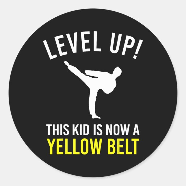 Pegatina Redonda Level Up! This Kid Is Now A Yellow Belt Karate Awa (Anverso)