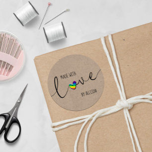 Pegatina Redonda Leyenda manuscrita de arco iris hecha con amor