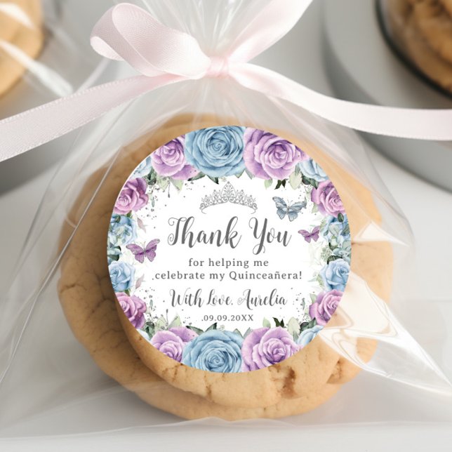 Pegatina Redonda Lilac Baby Blue Floral Butterflies Quinceañera (purple lilac baby blue roses butterflies silver crown quinceanera sweet 16 birthday round labels)