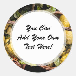 Pegatina Redonda Limones italianos elegantes en una cesta