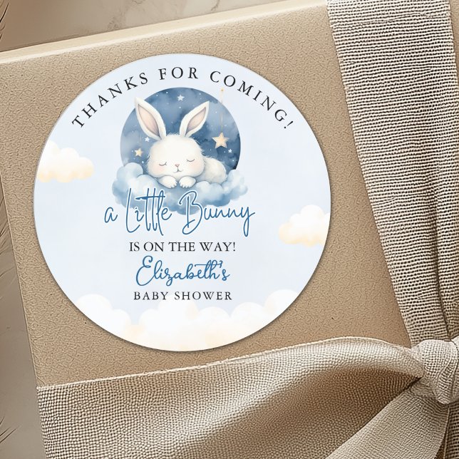 Pegatina Redonda Little Bunny is on the way Baby Shower  (Subido por el creador)