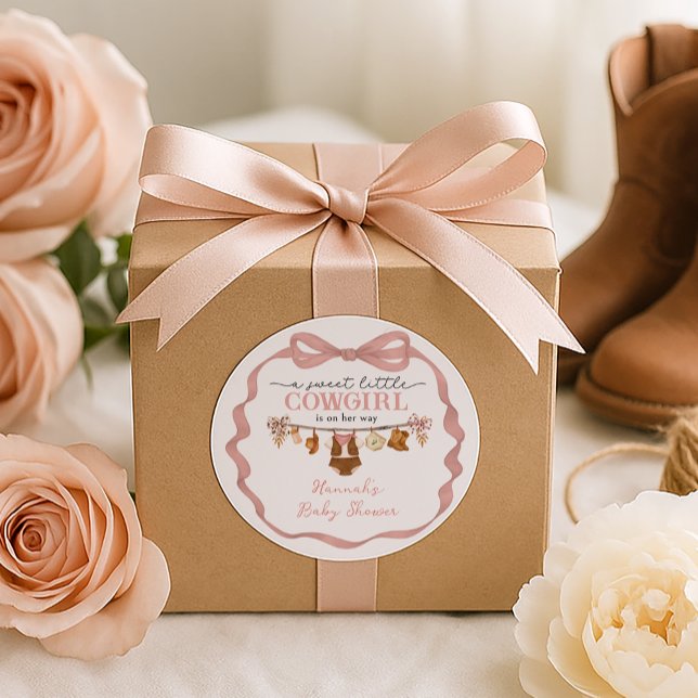Pegatina Redonda Little Cowgirl Western Baby Shower  (Subido por el creador)