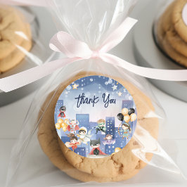 Pegatina Redonda Llamando a todos los superhéroes, niños gracias