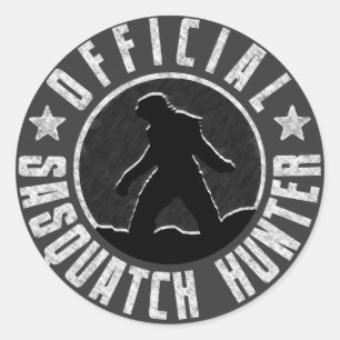 Pegatina Redonda Logotipo del círculo del CAZADOR de Sasquatch