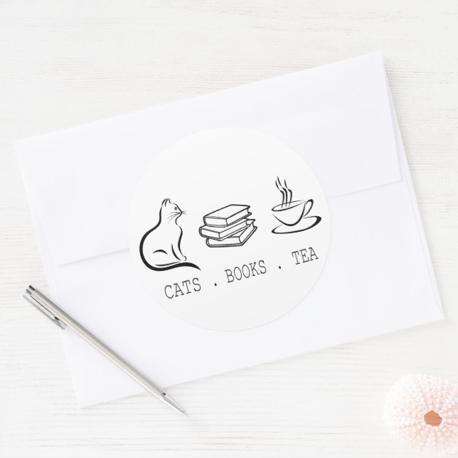 Pegatina Redonda Los gatos preparan té para los lectores que aman e (Sobre)