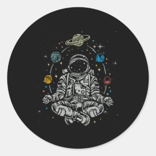 Pegatina Redonda Loto Antiguo Astronauta Meditando Planeta Zen Yoga