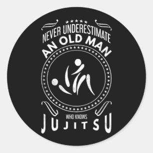 Pegatina Redonda Luchador de MMA Subestima a un Hombre Mayor Jiu Ji