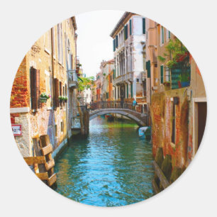 Pegatina Redonda Lugares románticos de Venecia con canales y bellez