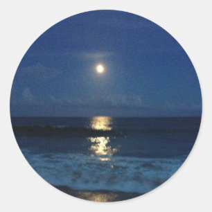 Pegatina Redonda LUZ DE LA LUNA en la PLAYA