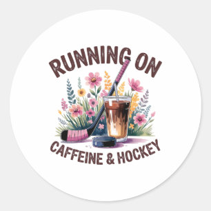 Pegatina Redonda Madre de Hockey Corriendo Con Café Helado Con Cafe