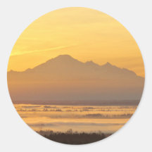 Mágica de la montaña de la mañana.