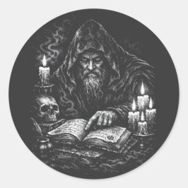 Pegatina Redonda Mago estudiando el grimorio — por BurnsInHell