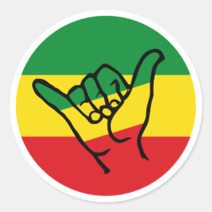 Pegatina Redonda Mano Shaka con colores de reggae