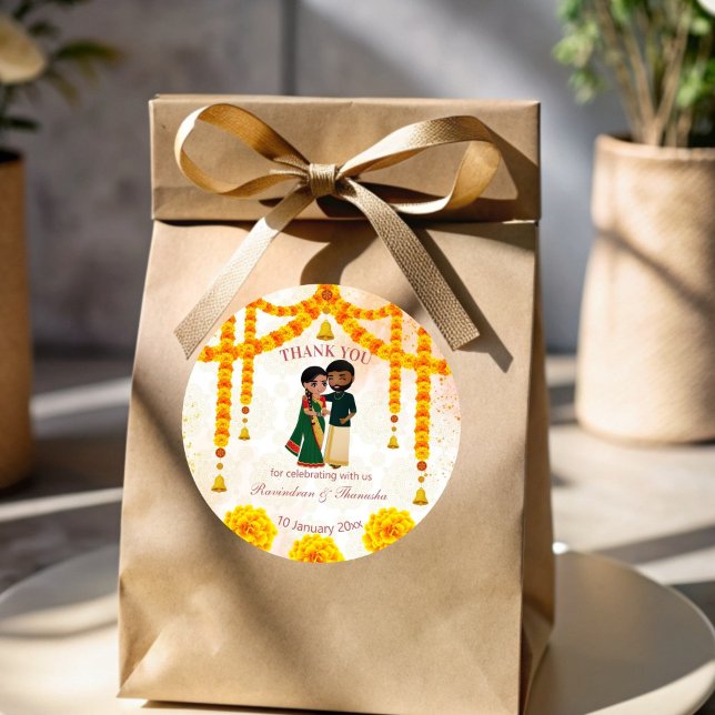 Pegatina Redonda Marigold garlands campanas con el boda Tamil Telug (Marigold garlands bells with Tamil Telugu wedding Classic Round Sticker)