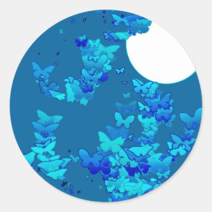 Pegatina Redonda Mariposas contra el cielo azul nocturno, lunares