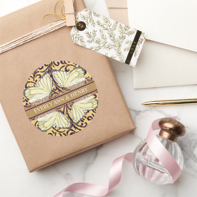 Pegatina Redonda Mariposas revolotean tonos amarillos beige-verdes  (Regalar)