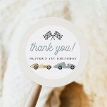 Pegatina Redonda MAVERICK Vintage Retro Race Car Birday Gracias<br><div class="desc">Este favor gracias pegatina presenta coches de carreras de color amarillo y menta con una divertida combinación de fuentes con temática vintage. Edite fácilmente *most* frases para satisfacer las necesidades de tu evento. Este pegatina de favores es la adición perfecta a su evento de cumpleaños con el tema de la...</div>